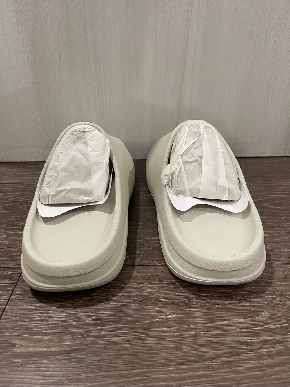 YZY YS-01 Cream Slides Men's Size 11
